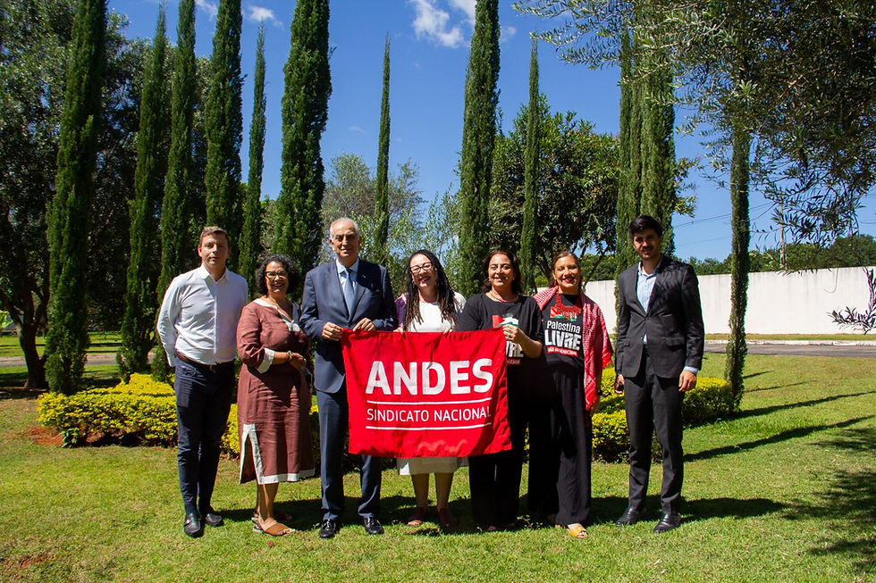 ANDES-SN vai à Embaixada da Palestina e reforça solidariedade ao povo palestino