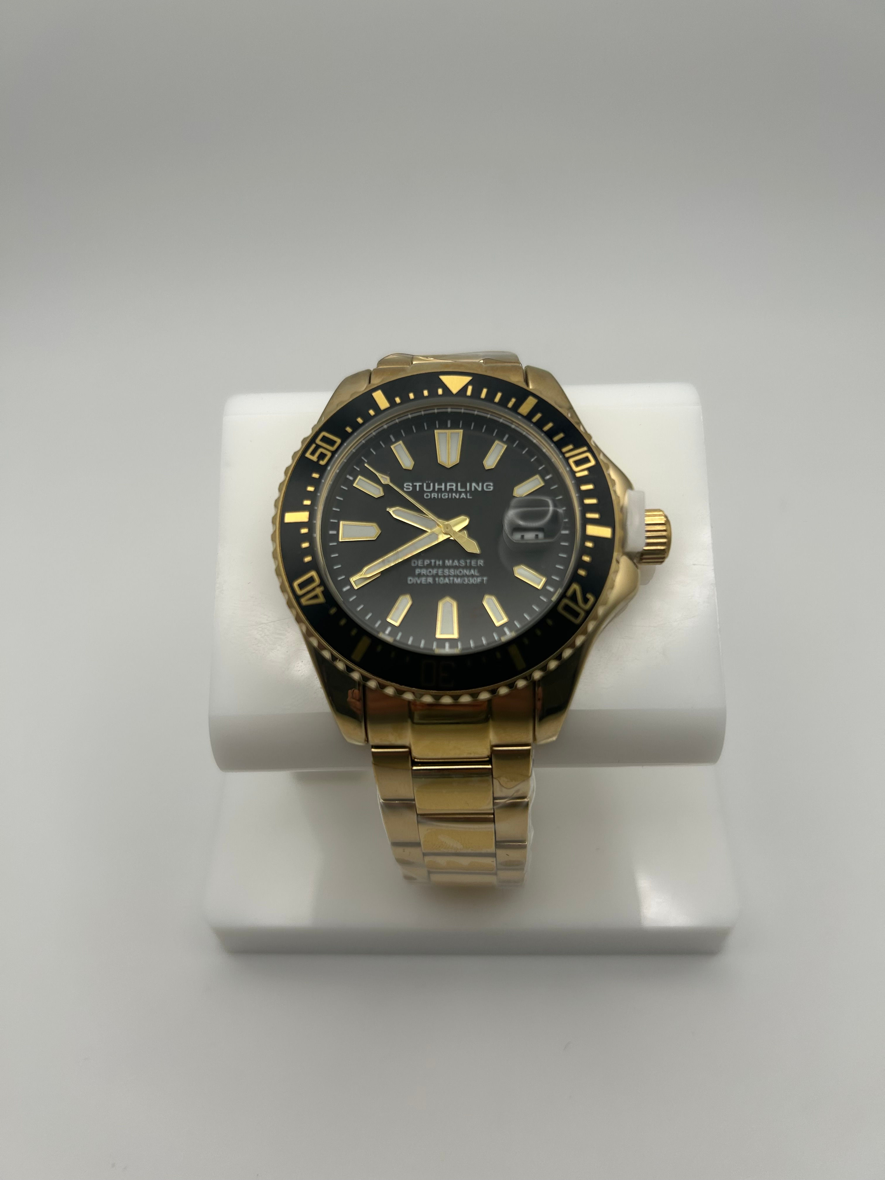 Stuhrling - DepthMaster 3950A.7 Gold w/ Black Dial