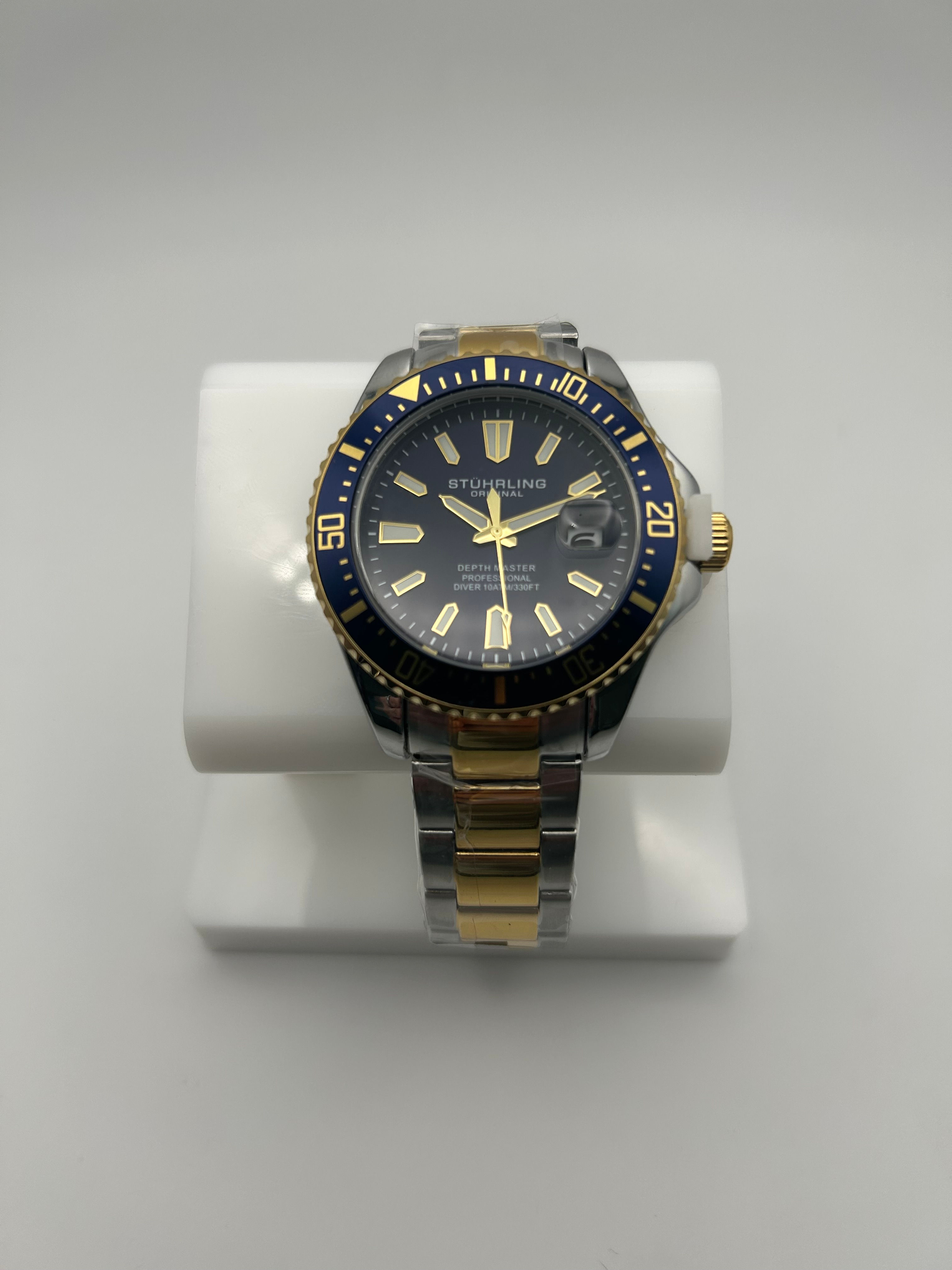 Stuhrling - Depthmaster 3950A Quartz 42mm Diver