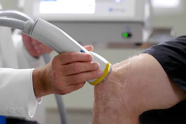 Softwave_KneePain2_600x400.webp