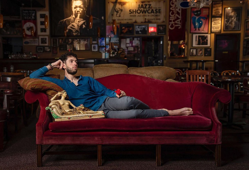 Julian Foto Definitiva Showcase.jpg