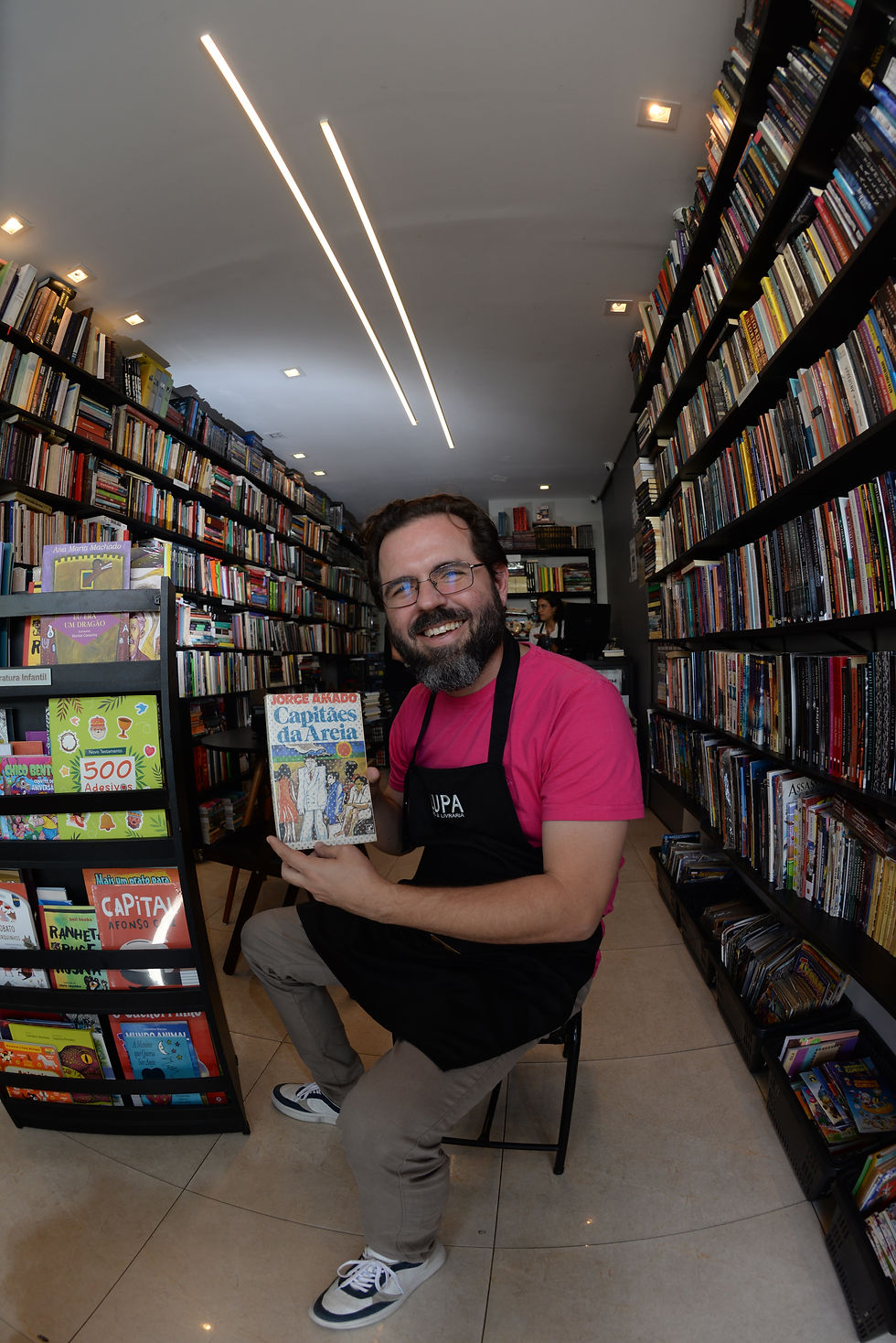 Túlio Paz e o Sebo Lupa: um sonho de várias páginas