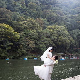 kyoto bamboo path wedding photoshoot couple scenic