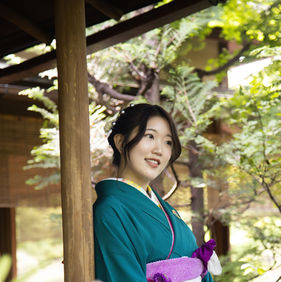 tokyo furisode kimono bride portrait smiling outdoor