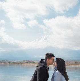 romantic kiss portrait by mount fuji lakeside scenery