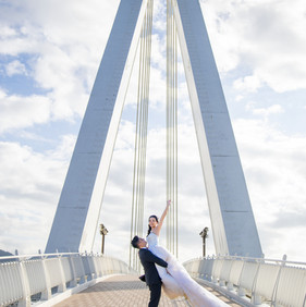 taipei prewedding couple bridge modern architecture