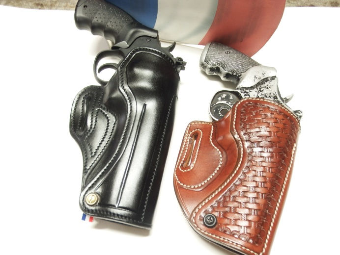 Miniature : LIBERTY demi galet STAND FBI