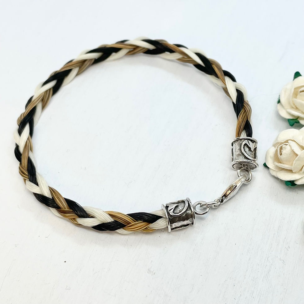 Thumbnail: Hoof Print Design Bracelet