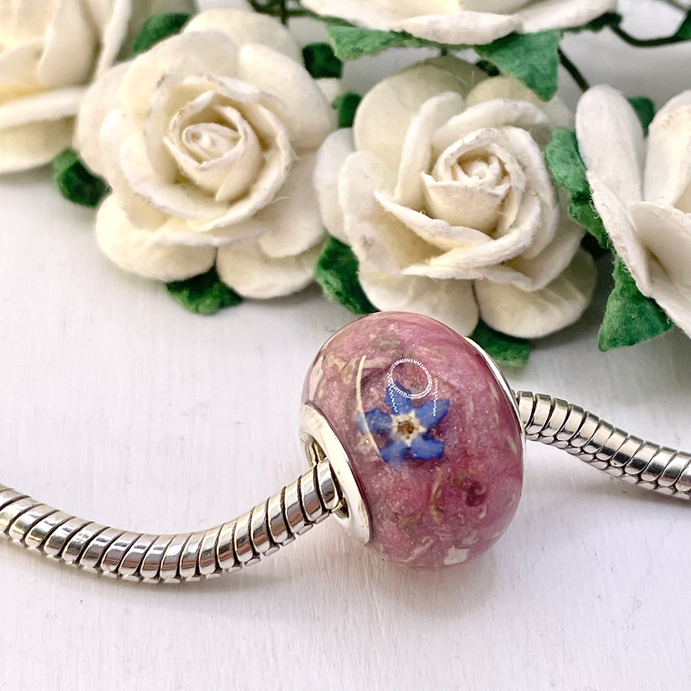 Thumbnail: Beads with a 'Forget me not' flower