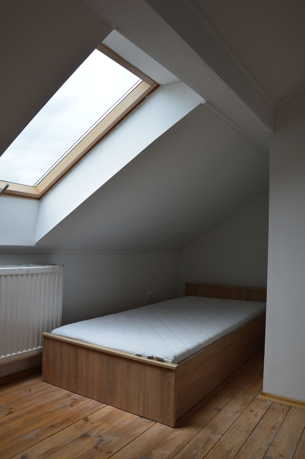 Indexkép: 1 hálószobás+nappali 43m²-es tetőtéri lakás. Szombathely, Áchim u.