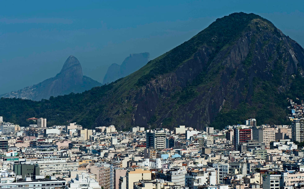 Copacabana, dois irmãos e Pedra da Gávea web