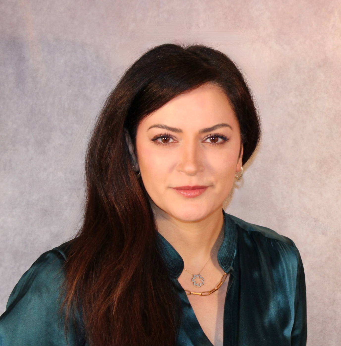 Dr. Safa Shiari