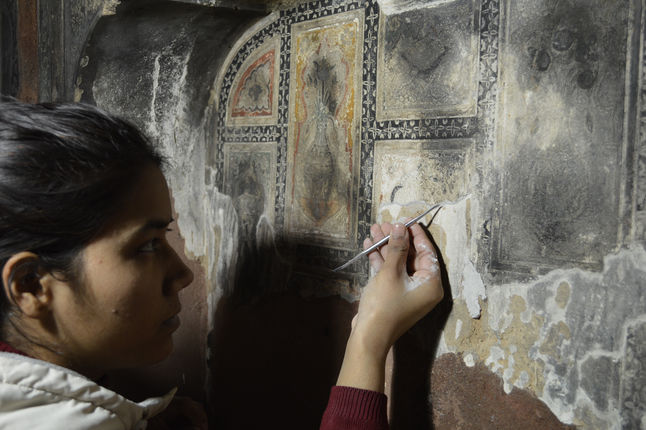 I'timād-ud-Daulah, wall painting conservation.