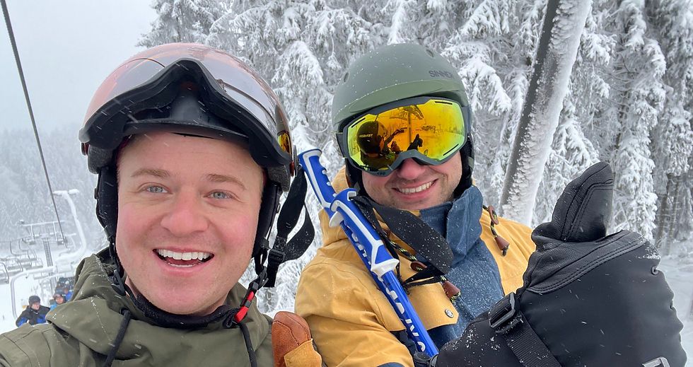 Dave en René tijdens een spontane skidag in Winterberg, nadat er flink wat verse sneeuw was gevallen.