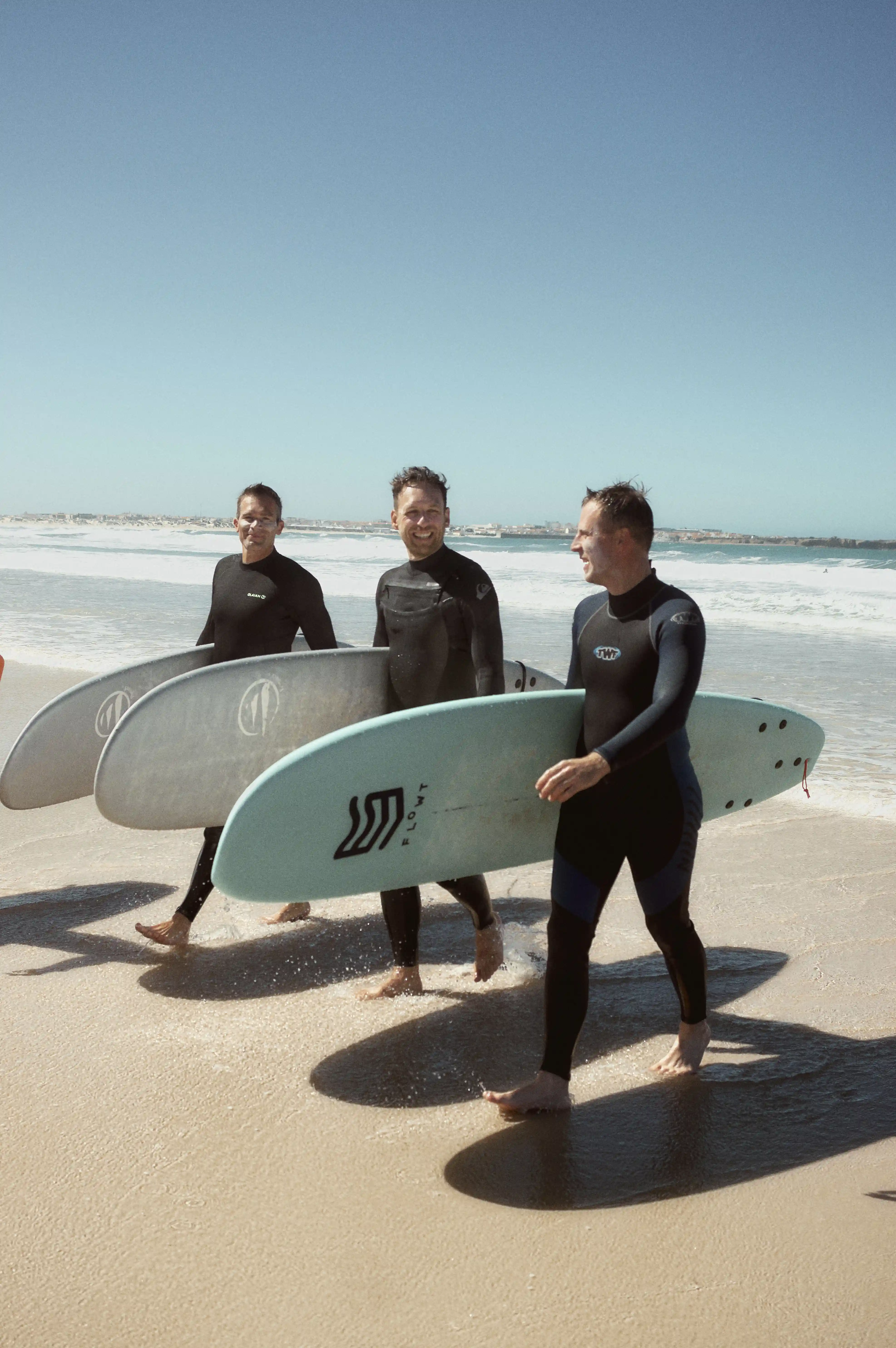 surfing-w-portugalii-wyjazdy-surfingowe-ocean-karma.webp