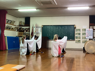 THE RHYTHM OF YOKAGURA