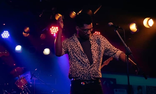 Deves Artist Photo.jpg