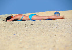 girl on the beach 440026