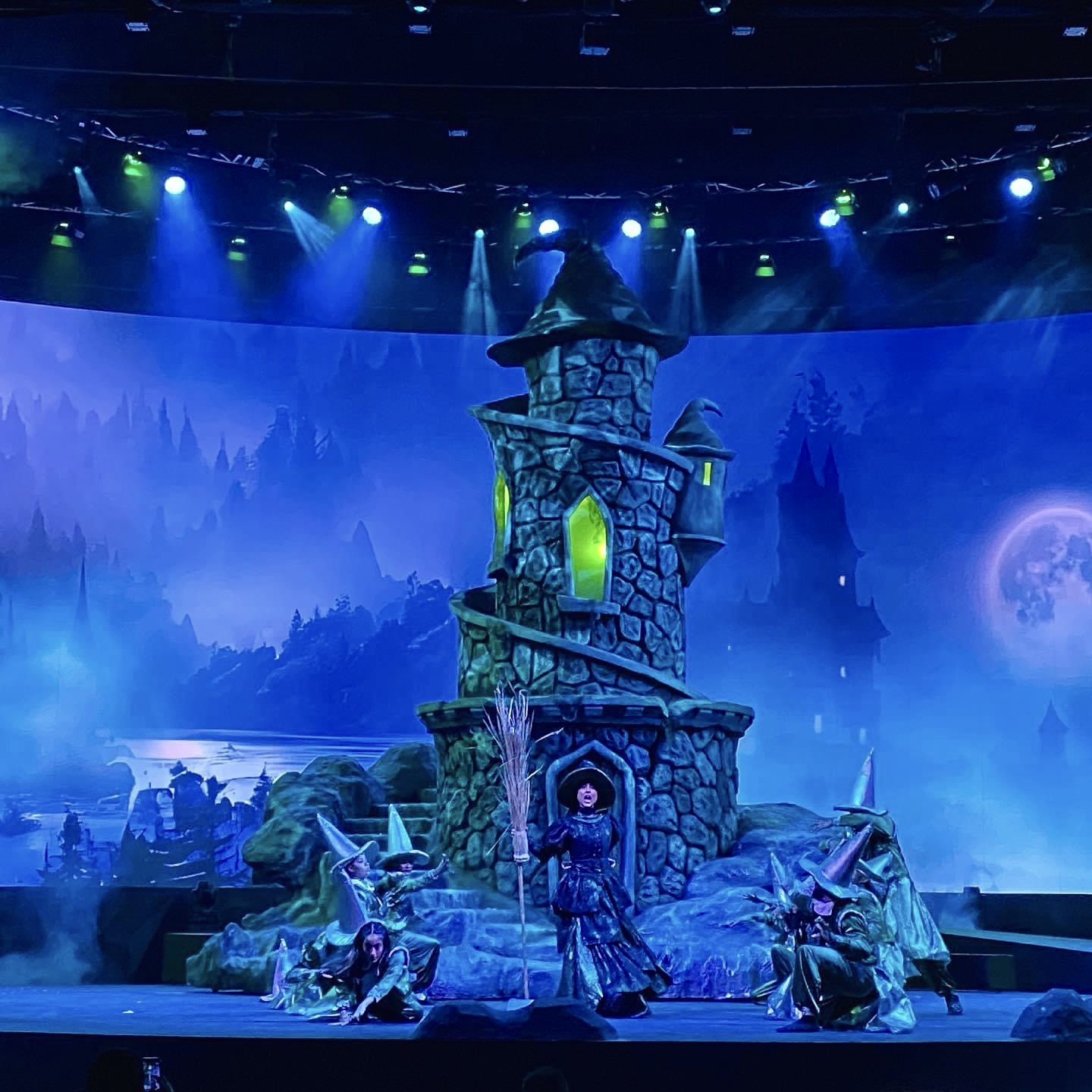 Curiome Lighting design