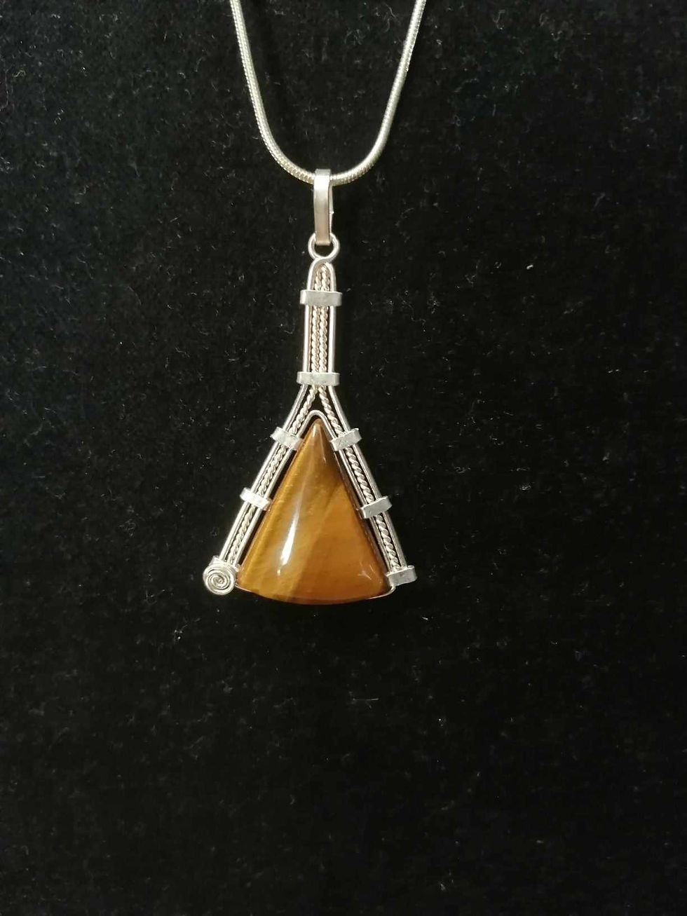 Pendentif en œil de tigre et argent 925