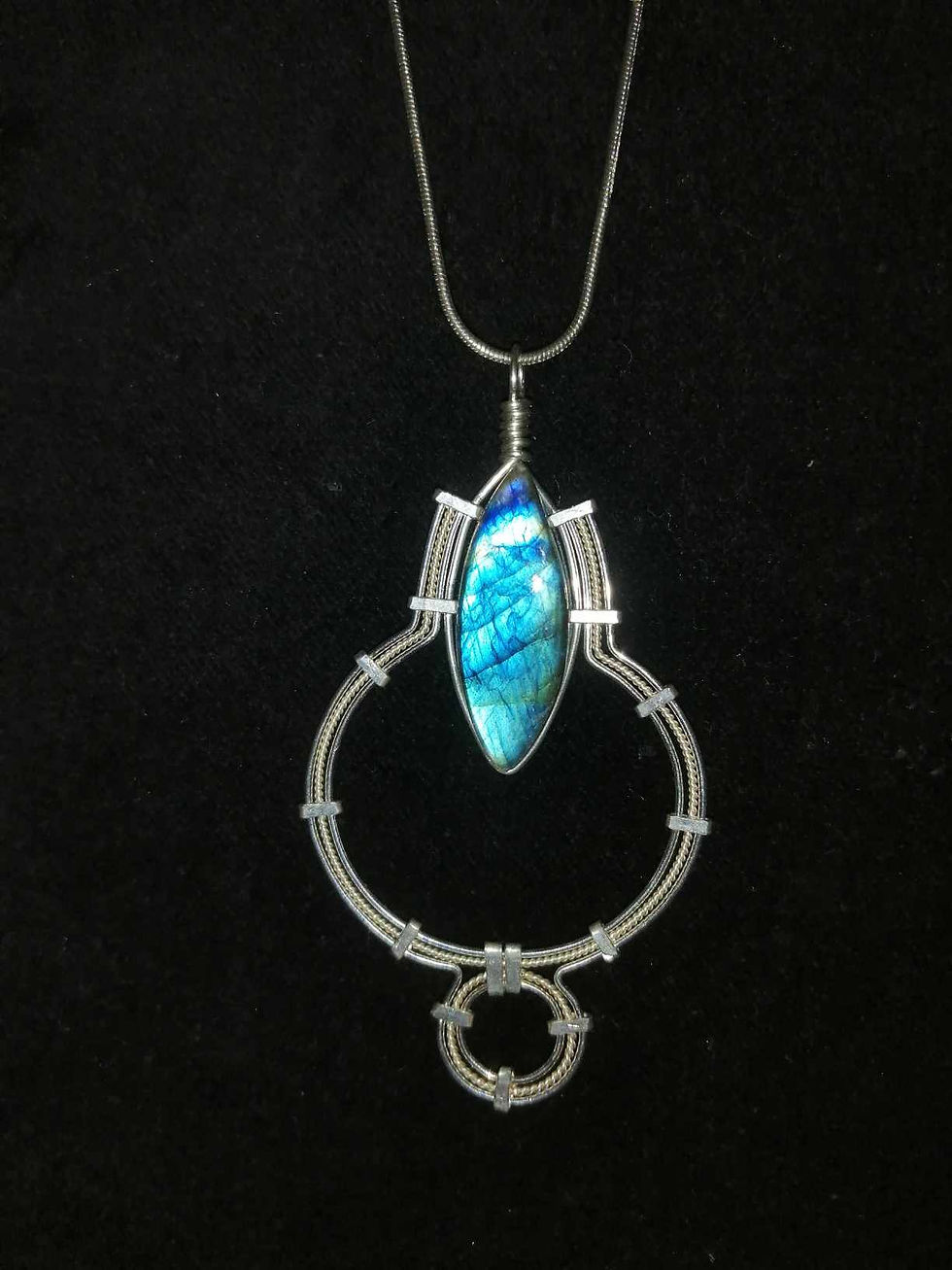 Pendentif en labradorite et argent 925