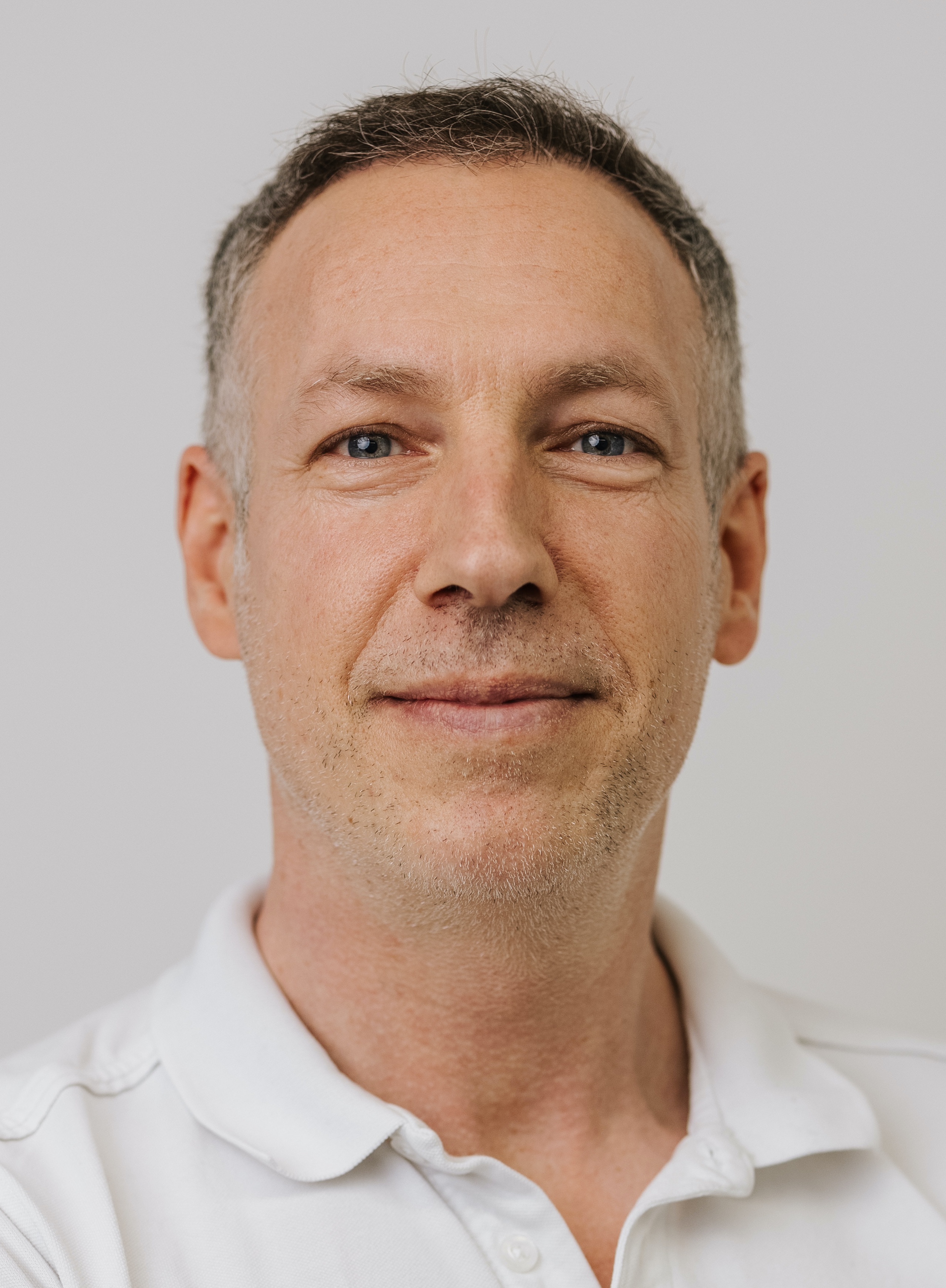 Mag. Dr. Roman Brooks