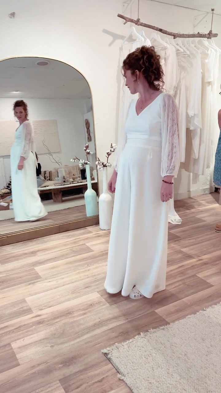 Miniature : Pantalon de mariée coupe sailor flare en crêpe, avec une ceinture en dentelle ou une version classique selon le style