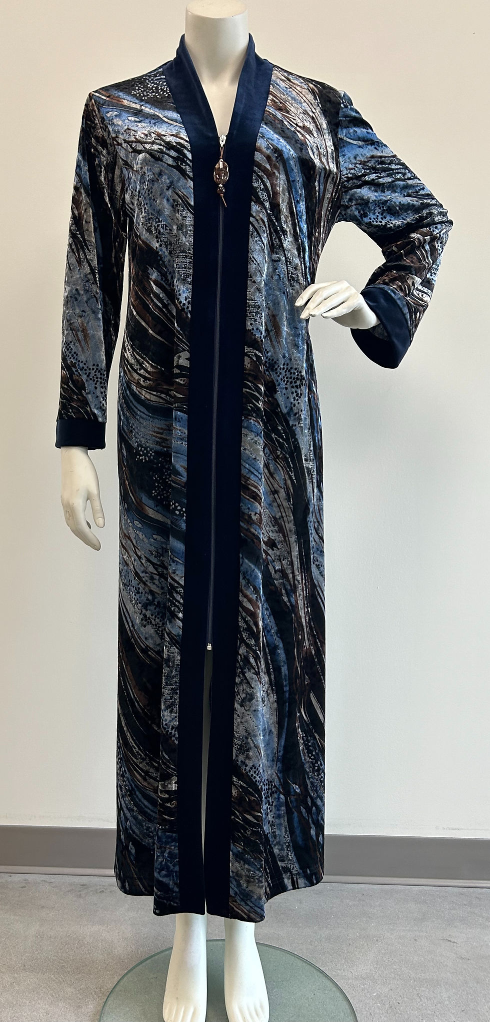 PRINTED STRETCH VELVET - ZIP LOUNGER 54"