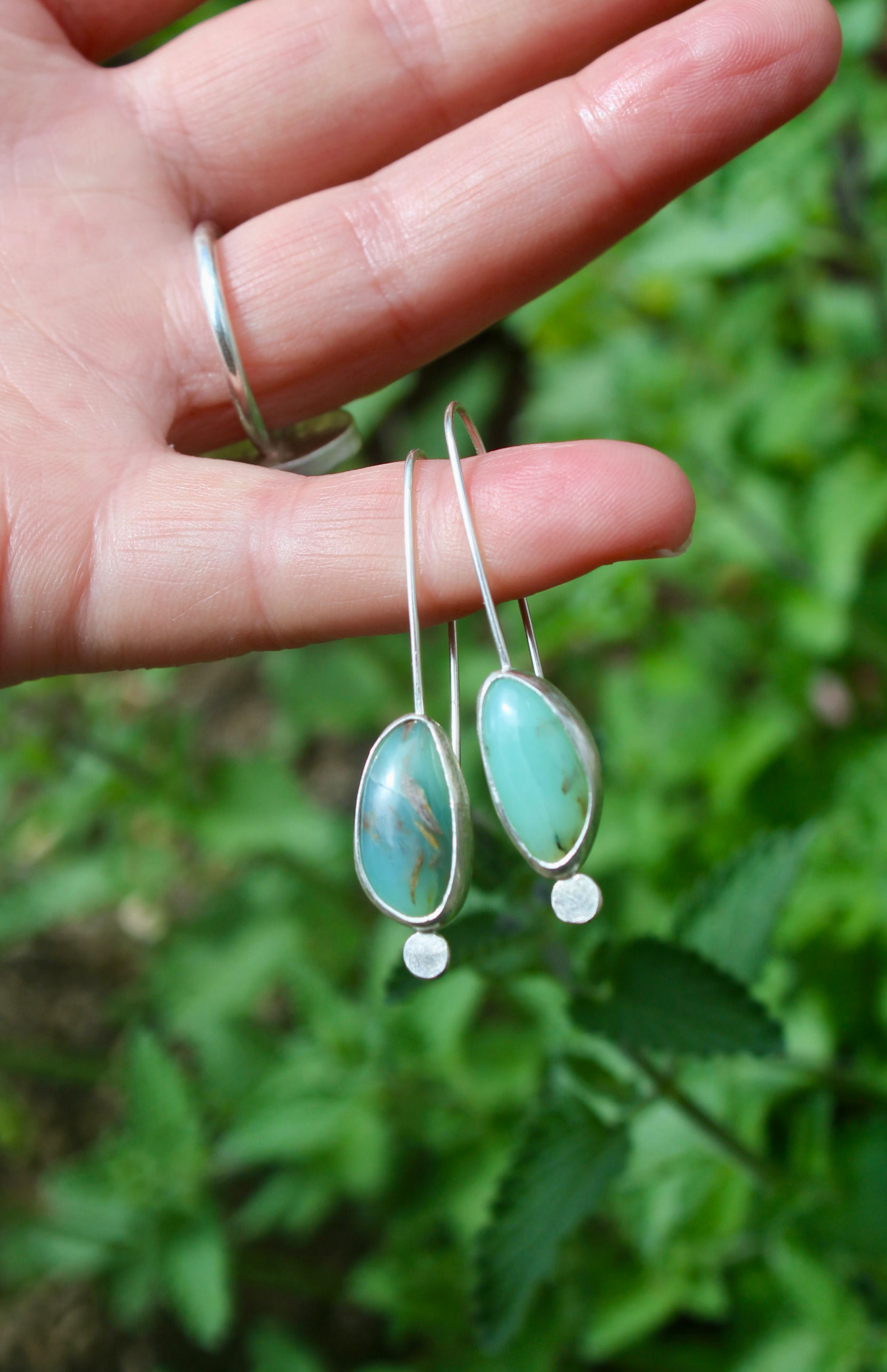 PERUVIAN OPAL SILVER DROP EARRINGS. TURQUOISE GREENS.