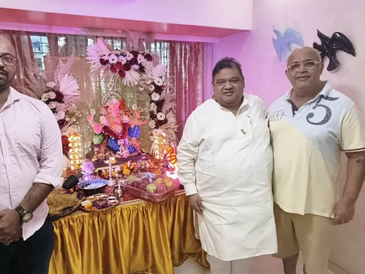 अरुण भाटिया जी यांच्या निवासस्थानी गणपती बाप्पांचे दर्शन