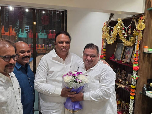 भेट व संवाद : गोरेगावमध्ये मंत्री आशिष शेलार यांची विजय गायकवाड यांच्या निवासस्थानी भेट