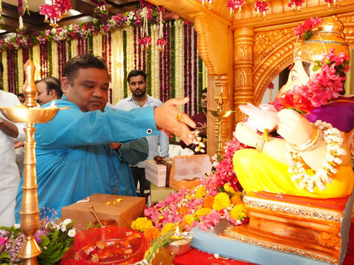 "मुख्यमंत्री देवेंद्र फडणवीस यांच्या वर्षा निवासस्थानी गणरायाचे मंगलदर्शन"