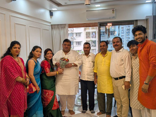 मनोज साहनी जी यांच्या निवासस्थानी गणरायाचे मनोभावे दर्शन