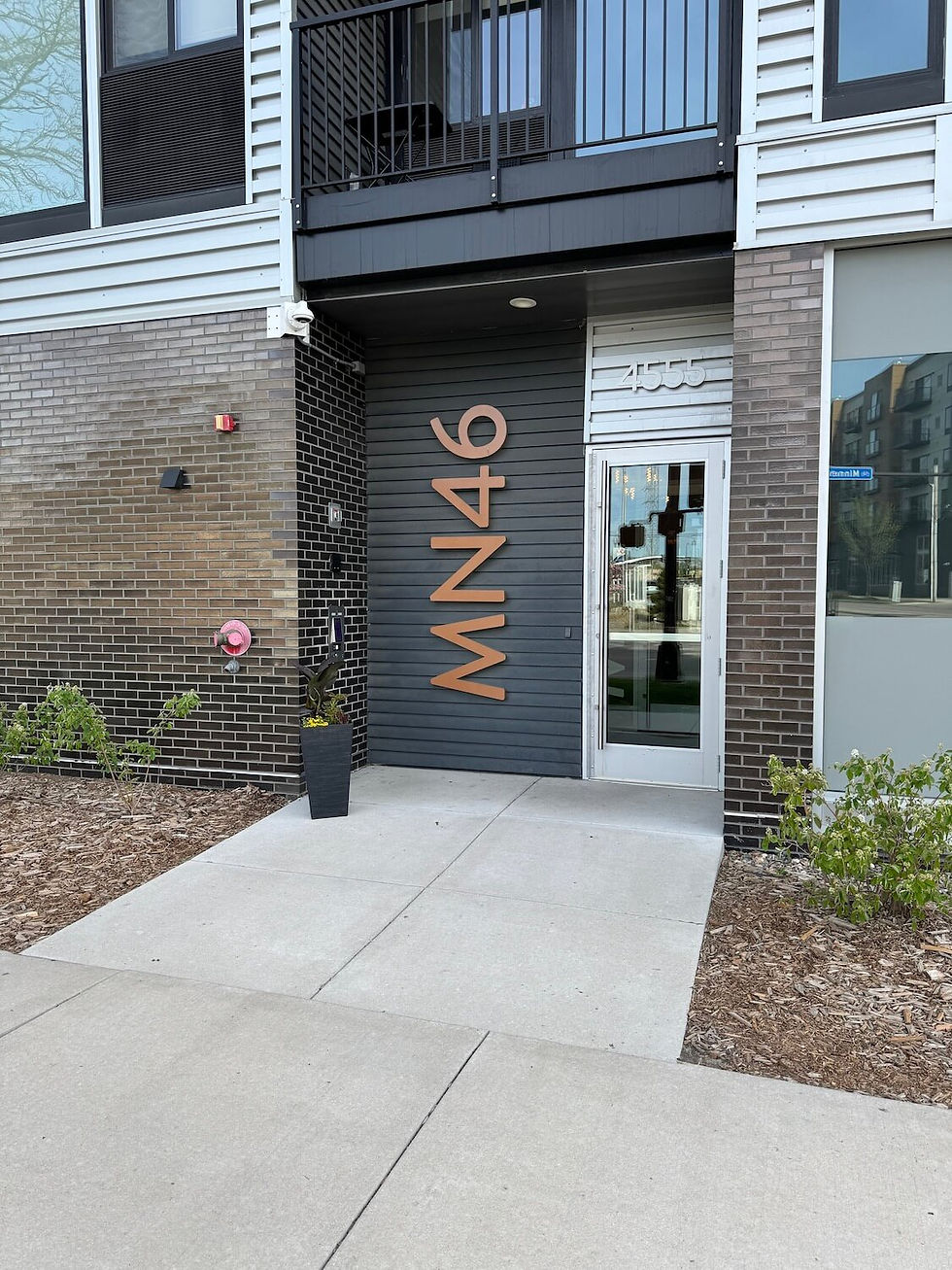 Photo of MN46 apartment building