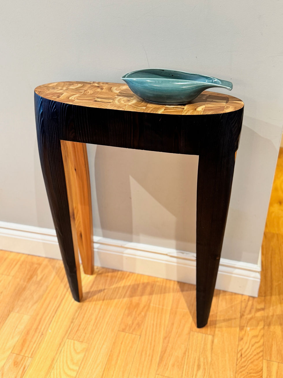 Thumbnail: Oval Entry Table