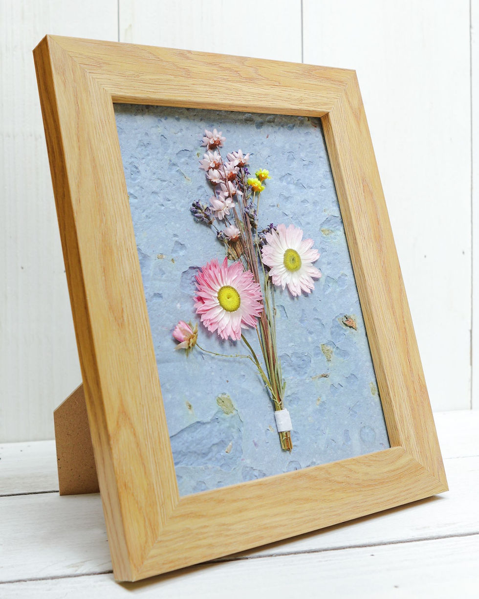 Thumbnail: side view of a dry flower frame