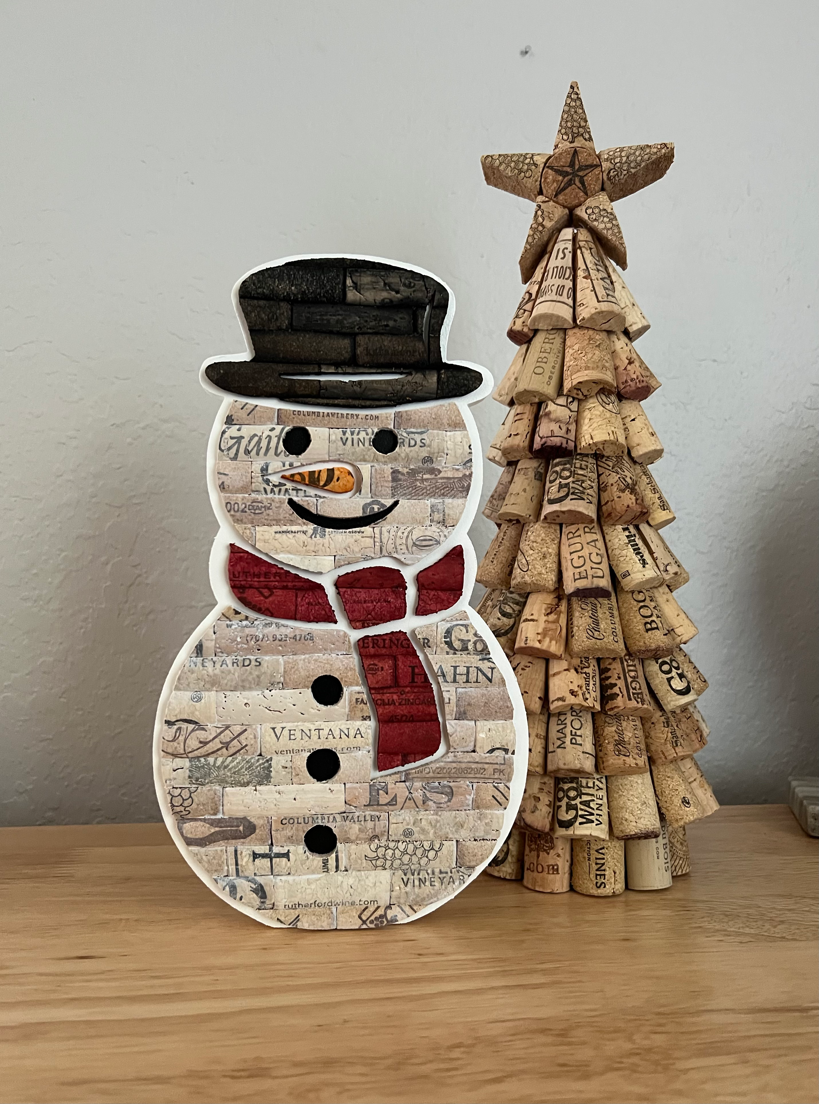 Snowman shelf sitter