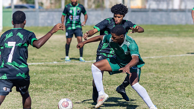 Futebol, Artes Marciais e Canoagem agitam fim de semana