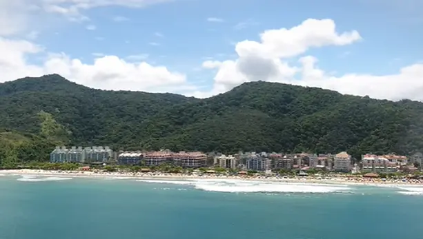 Parceria Sabesp, prefeitura e empreendedores amplia coleta e tratamento de esgoto na Praia Grande em Ubatuba