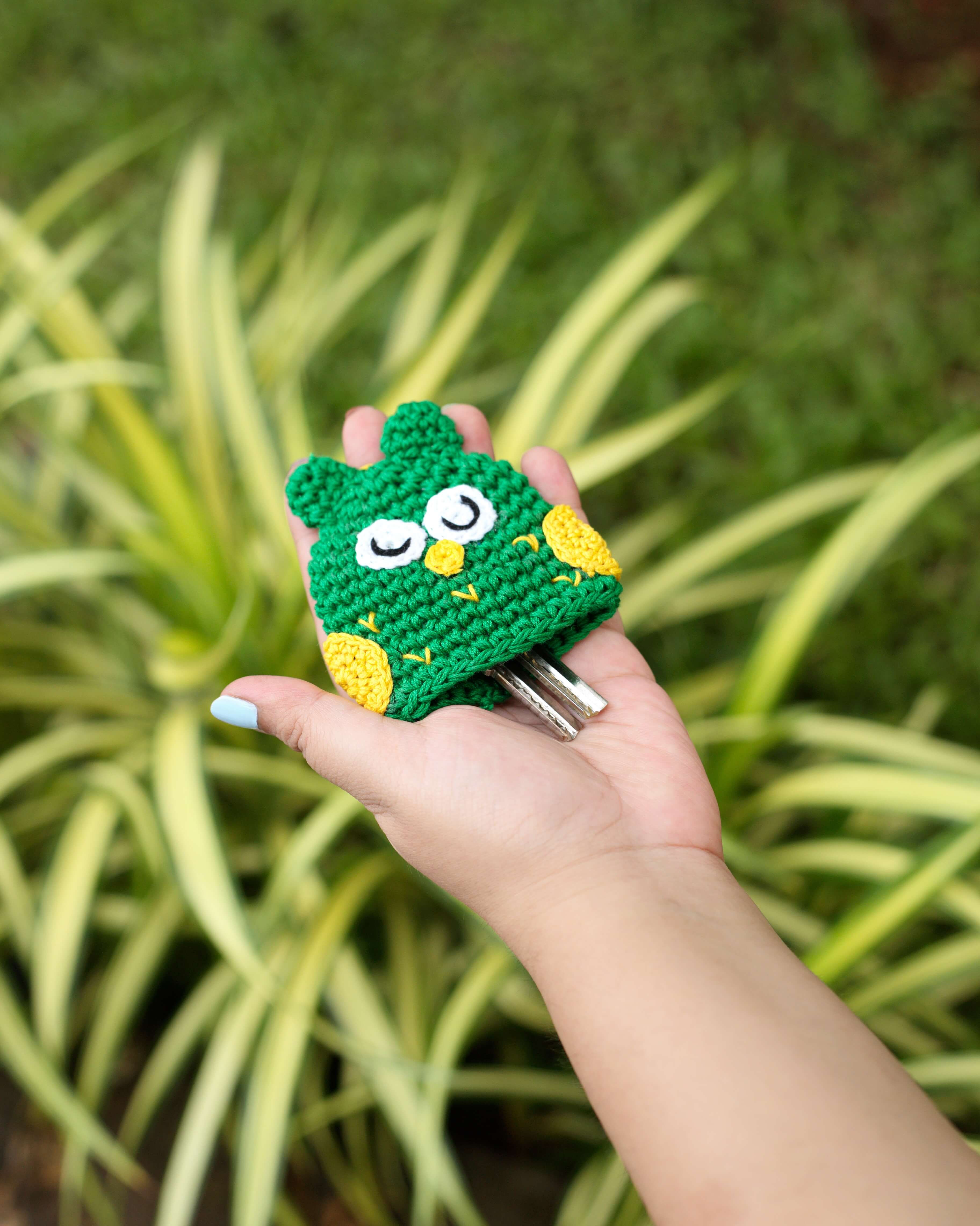 Owl-o-clock crochet key cozy