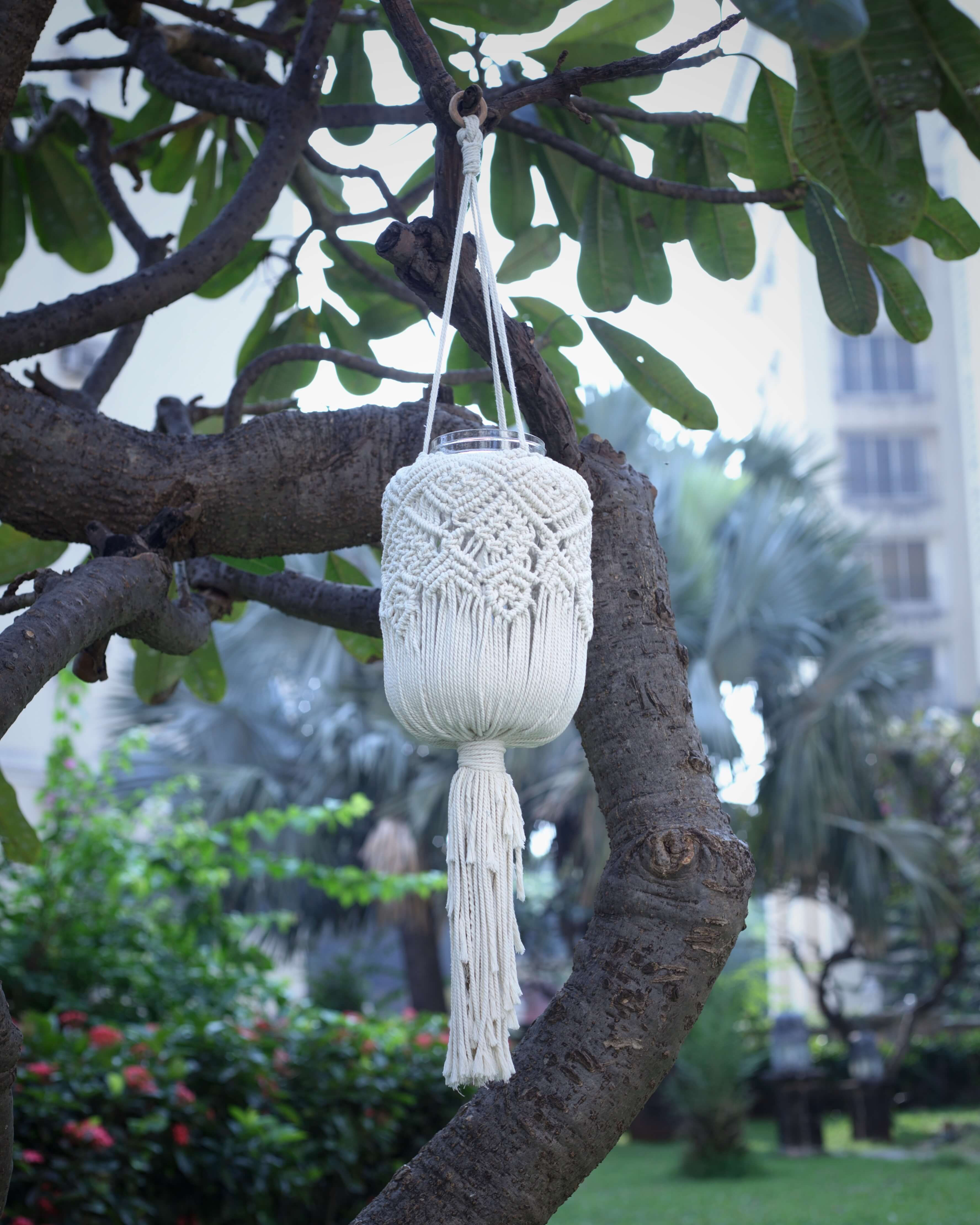 Porcelain macrame jar