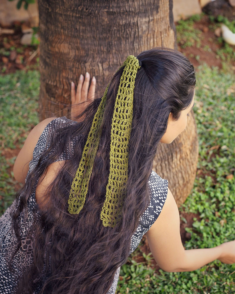 Thumbnail: Green cover hair tie