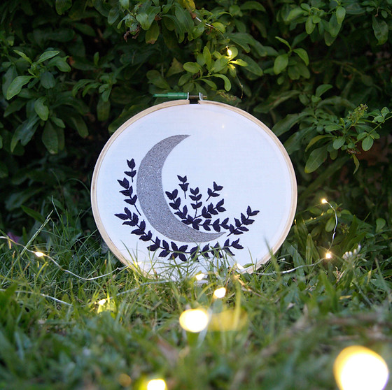 moon-magic-hand-embroidered-hoop-home-decor-trp-shop-03.jpg
