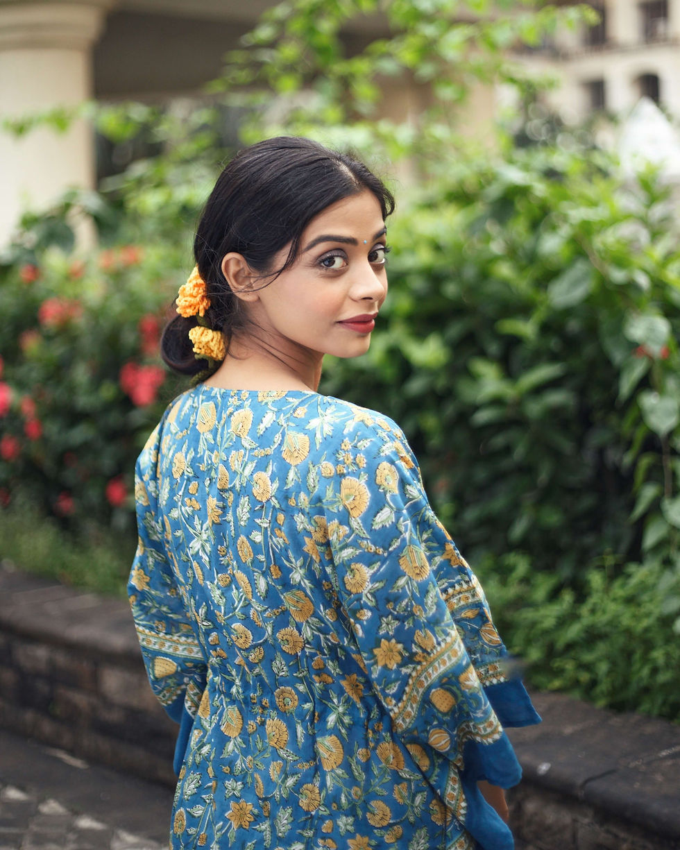 Thumbnail: गेंदा फूल crocheted gajra
