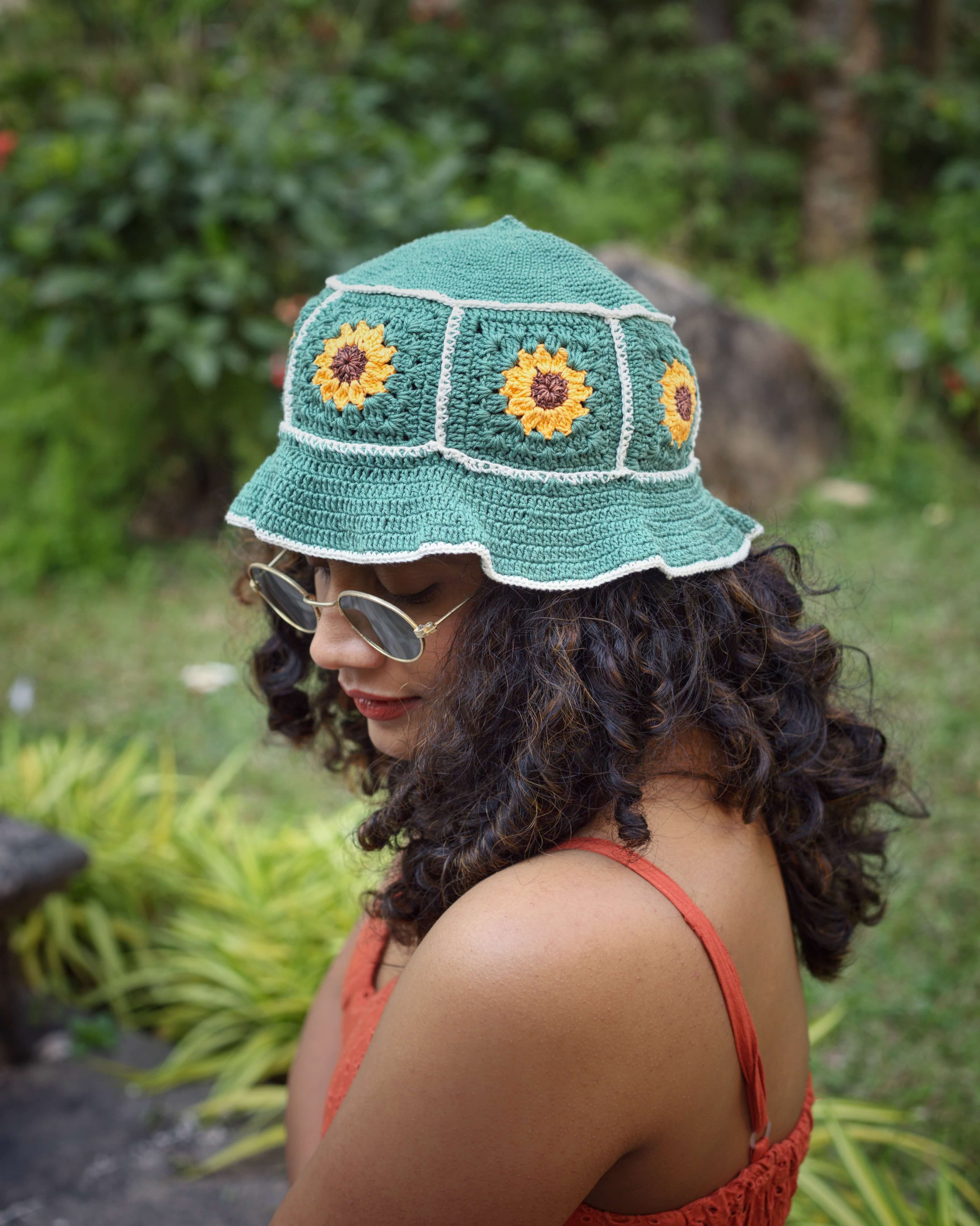 Green rays crocheted bucket hat
