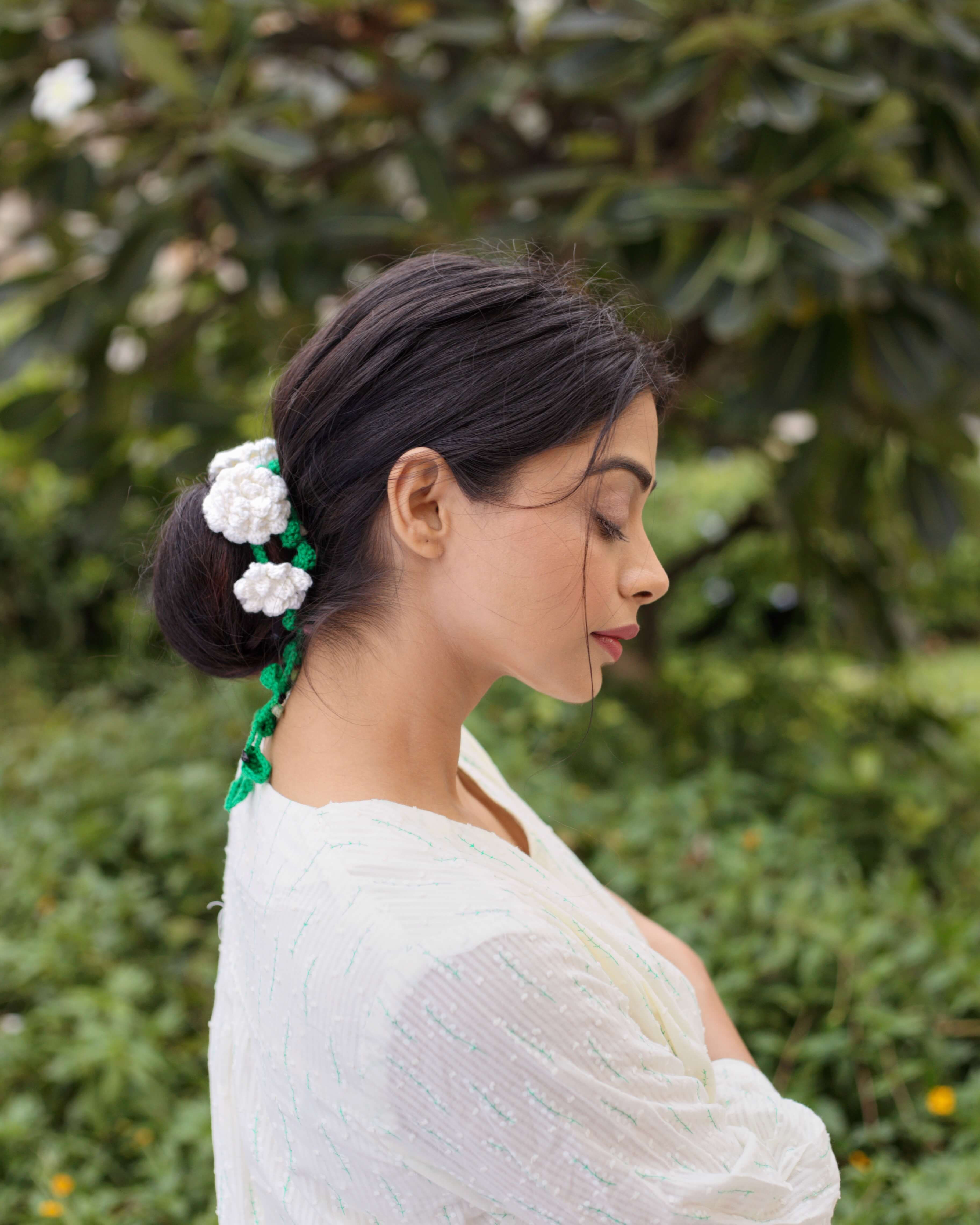 मोगरा bloom crocheted gajra