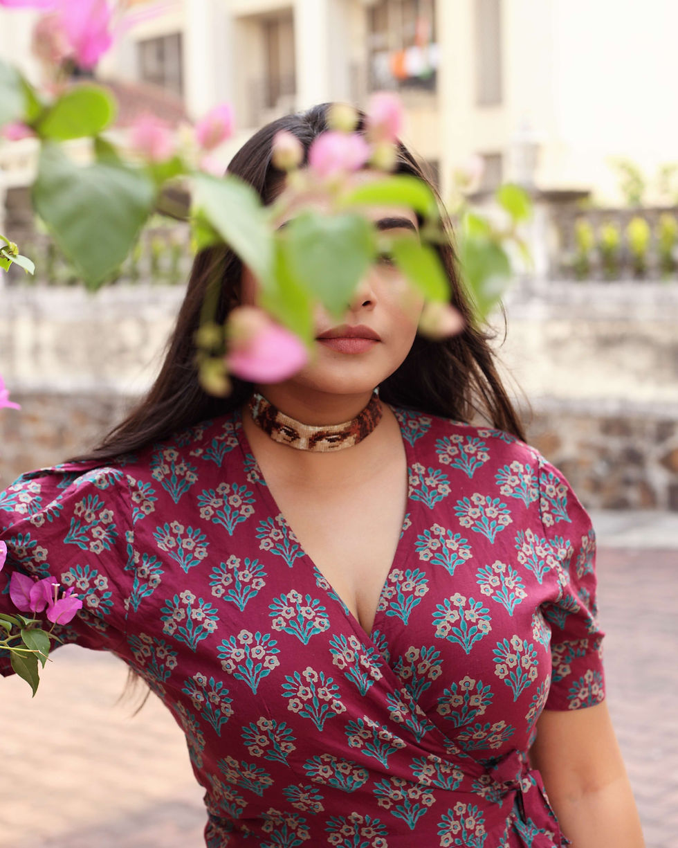 Thumbnail: Those eyes cross-stitch choker