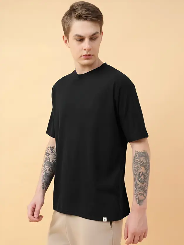 Thumbnail: Men Solid Round Neck Cotton Blend Black T-Shirt