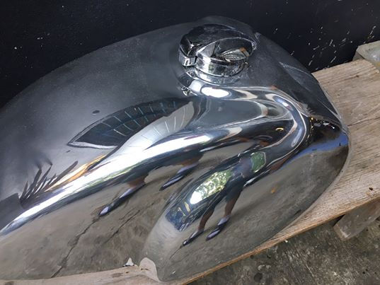 サムネイル： トライアンフ・アングレーサー（TGR009）