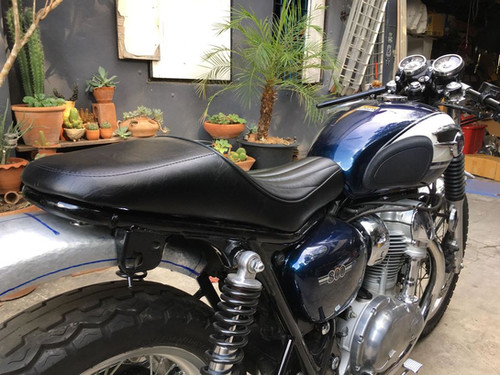 KAWASAKI W400/W650/W800 CafeRacer In Black Diamond - View #9